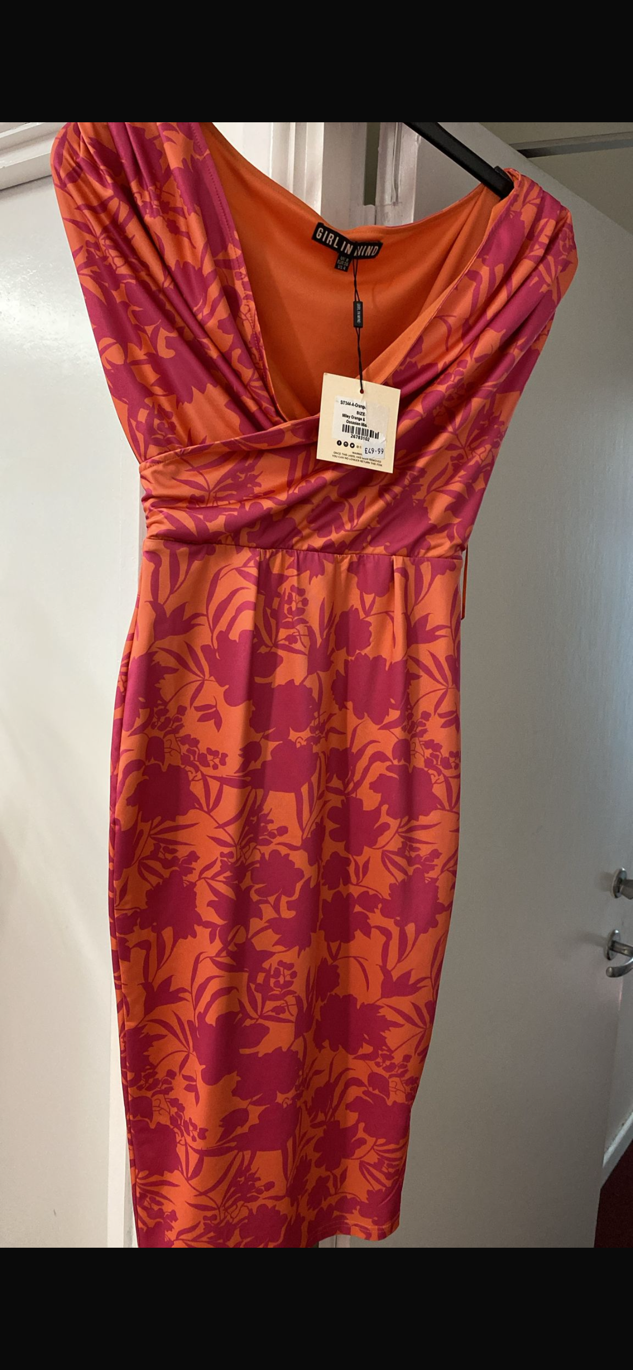 Girl in mind orange and pink. SALE NO EXCHANGE.