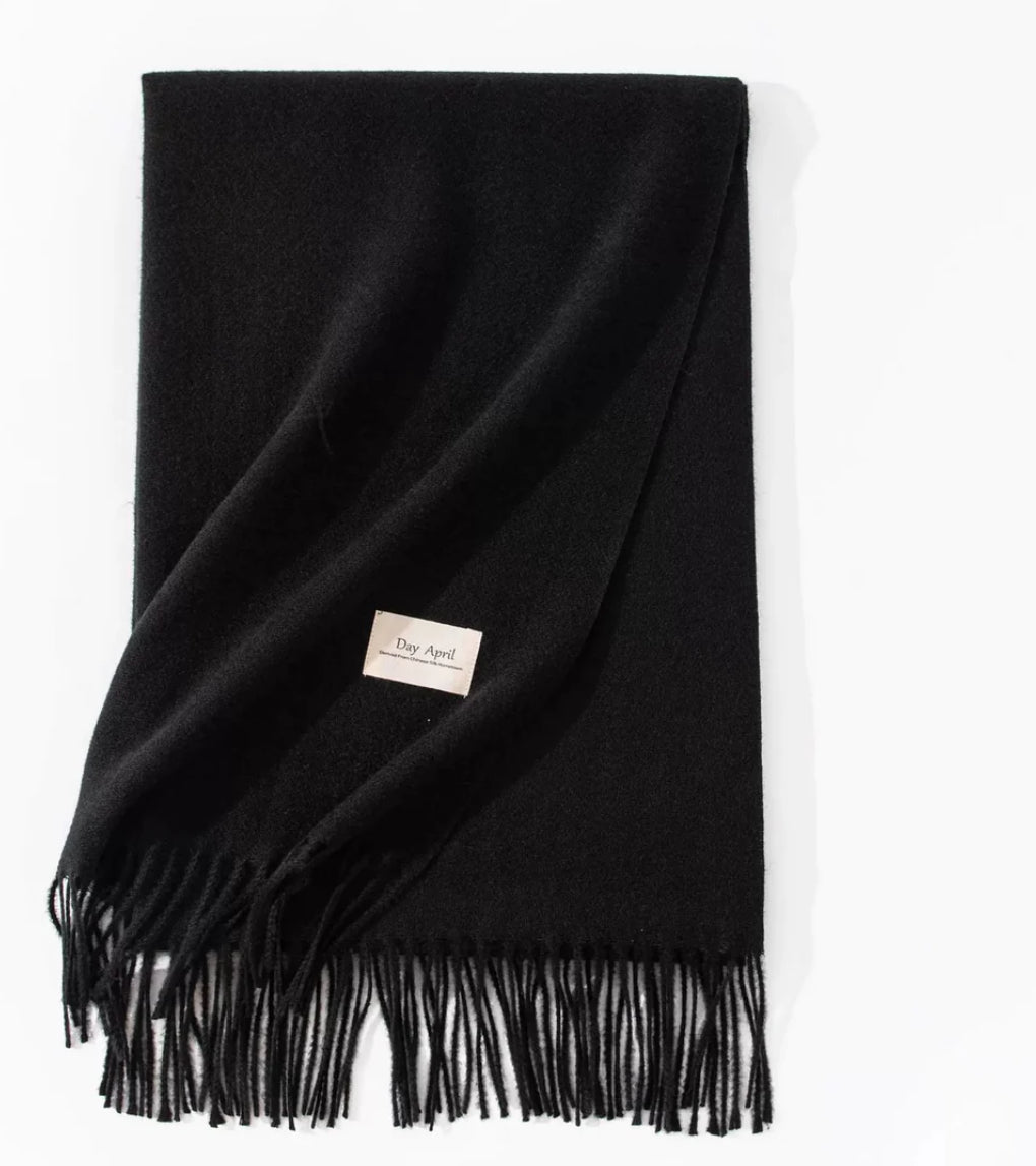 Day April Plain scarf in black