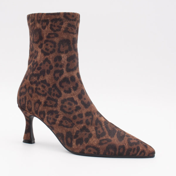 Una Healy n My Room
Wildside boot