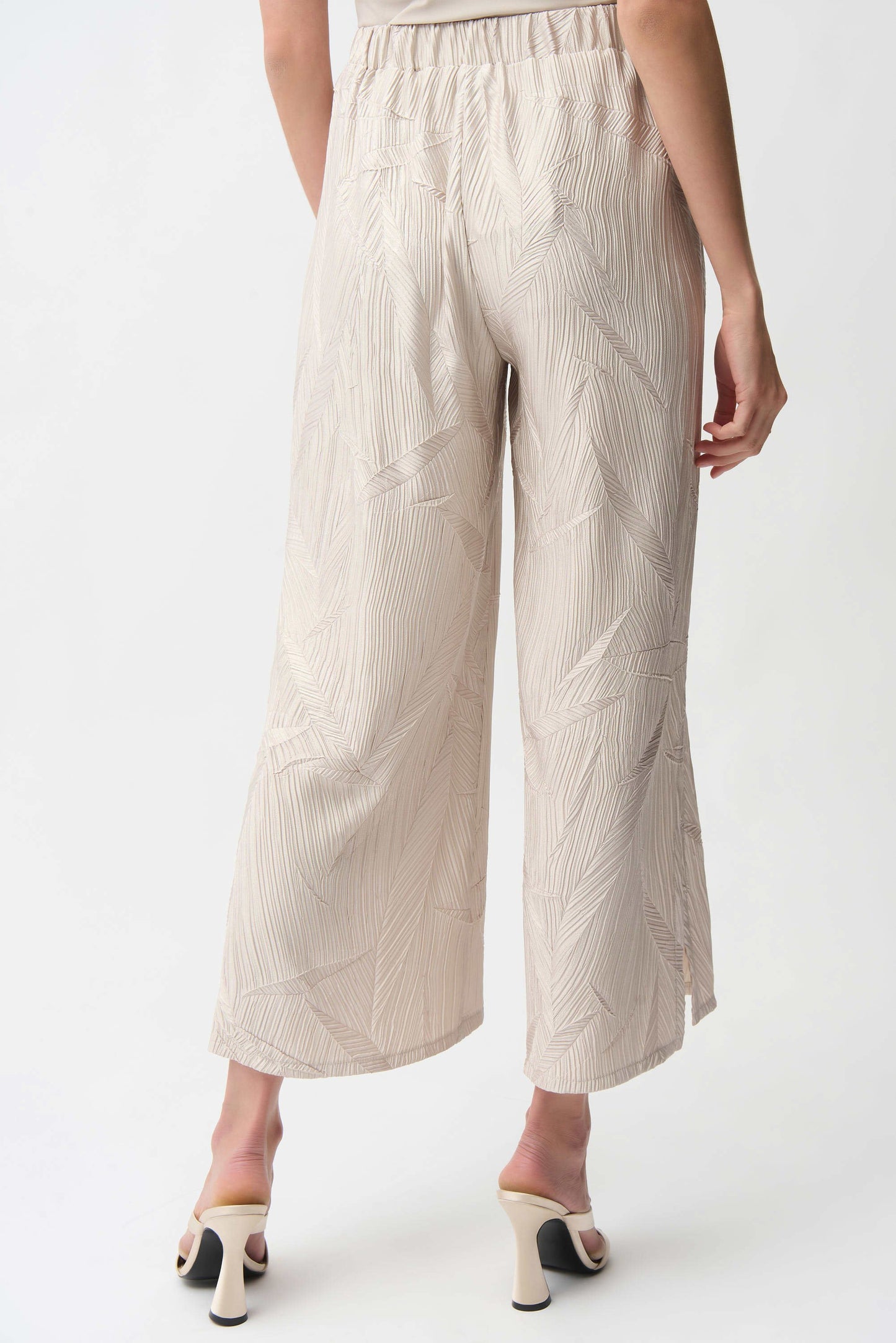 Pleated Satin Pull-On Culotte Pants
261161
Hots