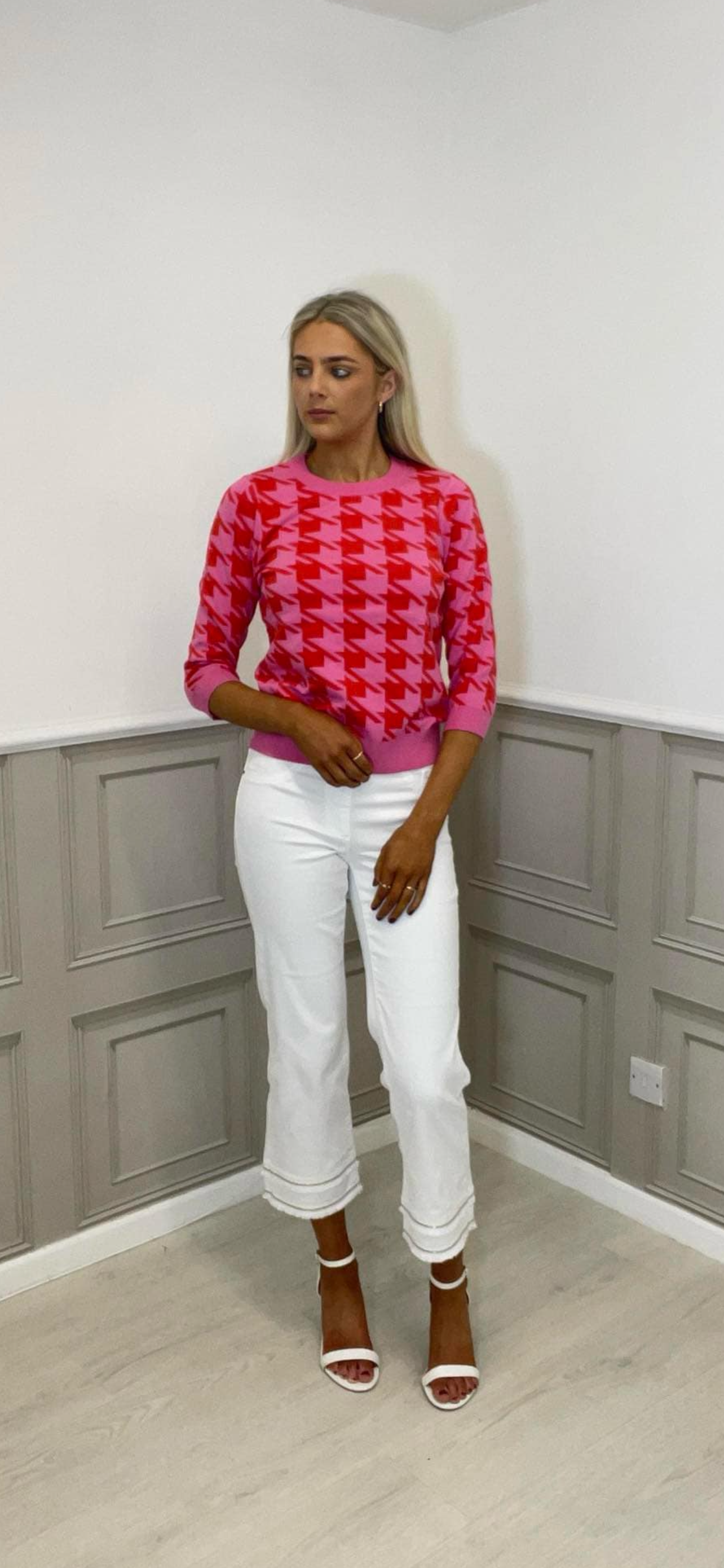 K-Design red/pink Houndstooth print jumper Straight design.