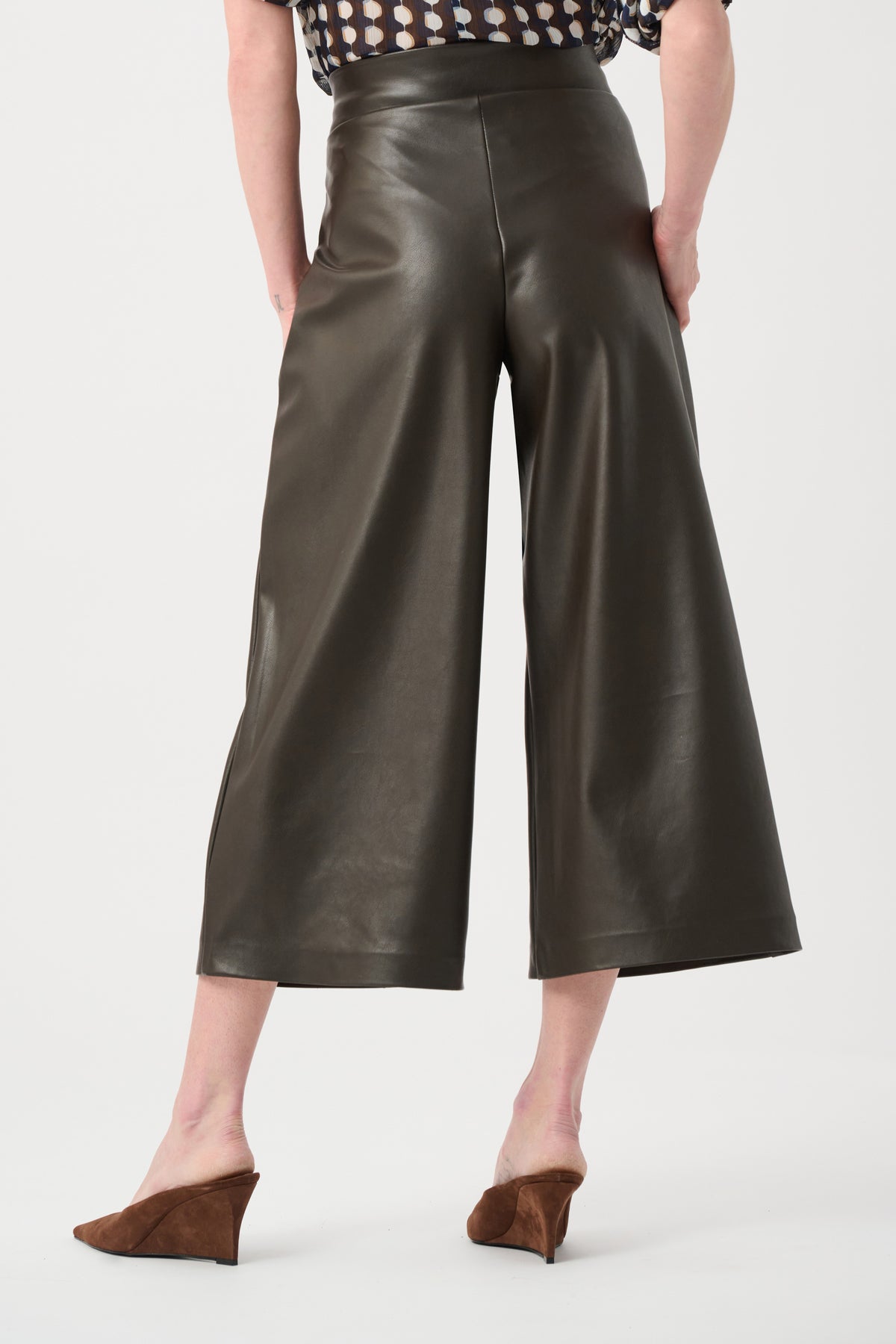263096 Leatherette Pull-On Culotte Pants