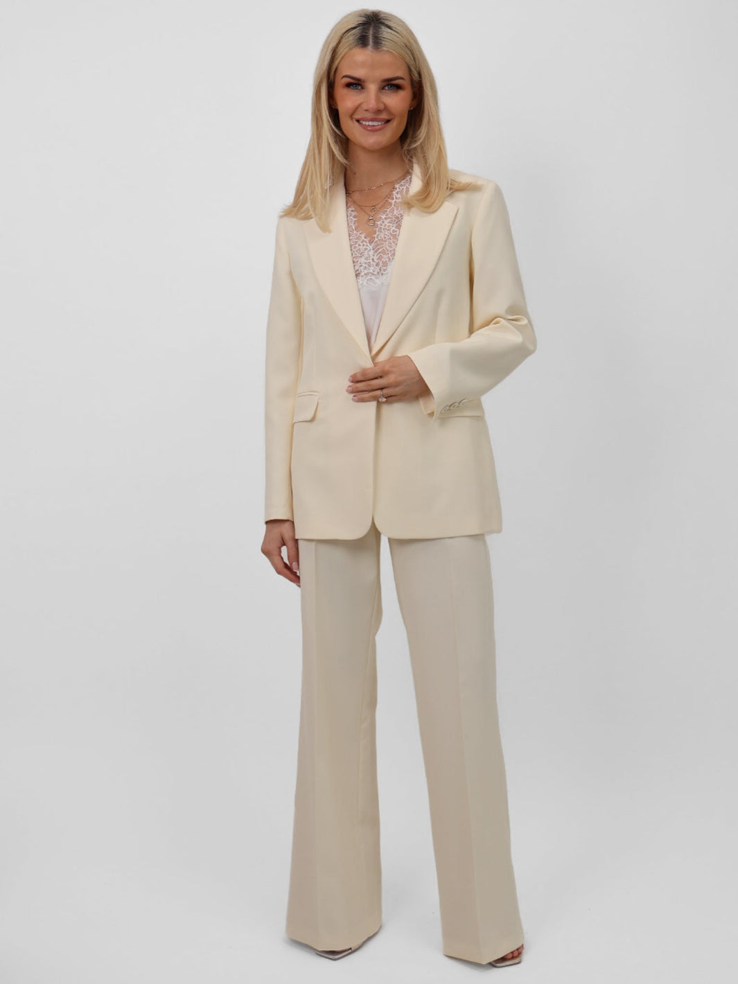 Kate and Pippa sassari blazer