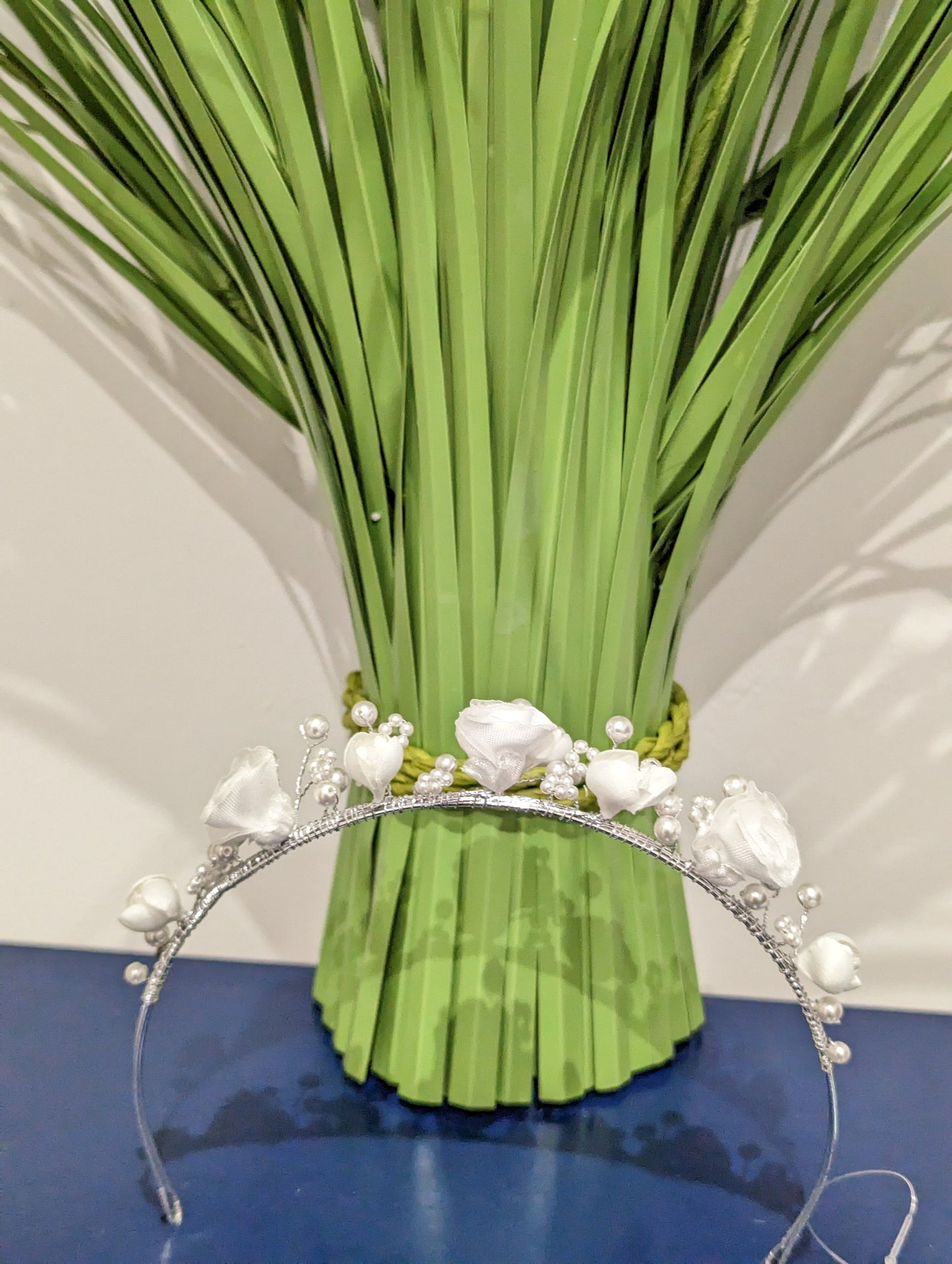 Flower amd pearl tiara 5203