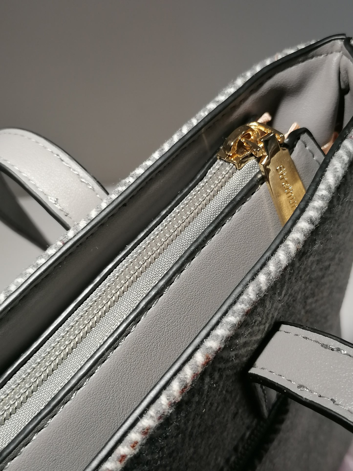 large light herringbone bag 8002