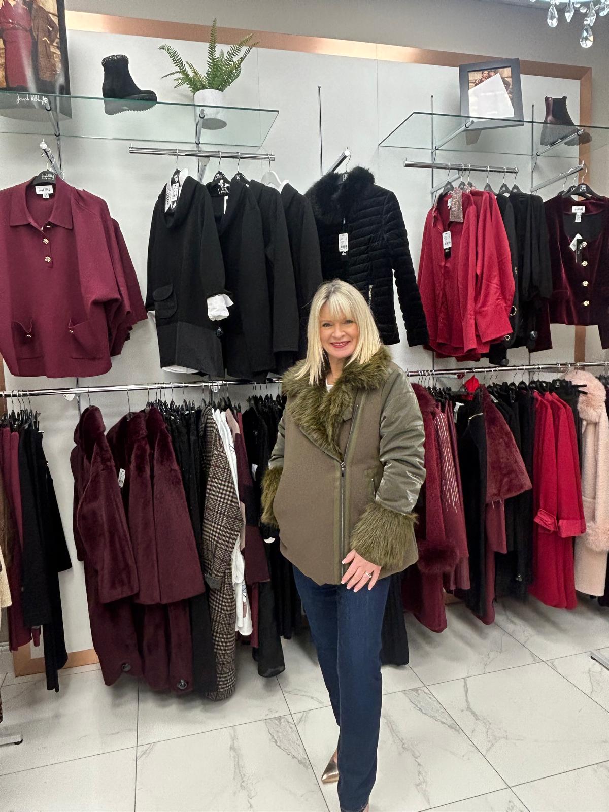 Carla Ruiz green fur coat