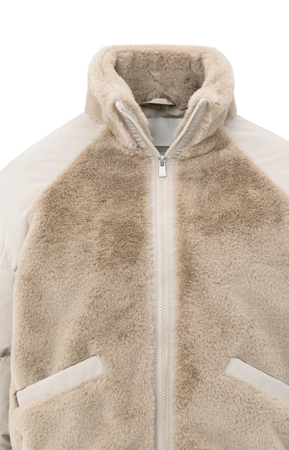 Short teddy jacket with padded sleeves