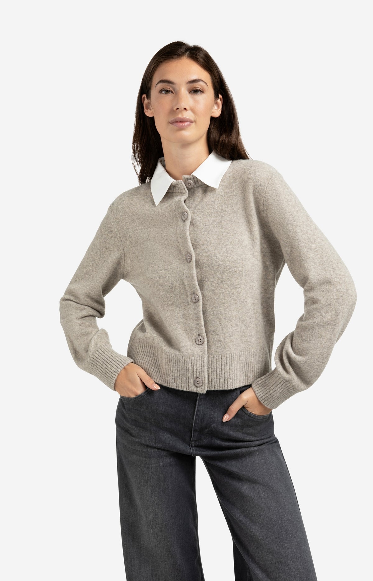 YaYa Cardigan with detachable collar and button closure