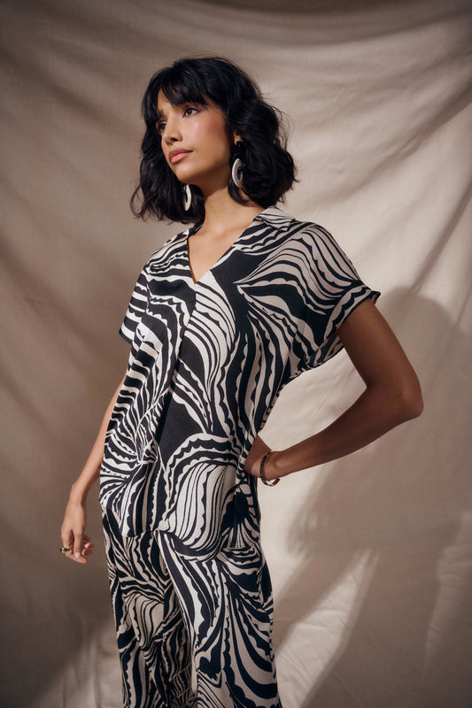 JOSEPH RIBKOFF 262255 Bubble Satin Abstract Print Boxy Top