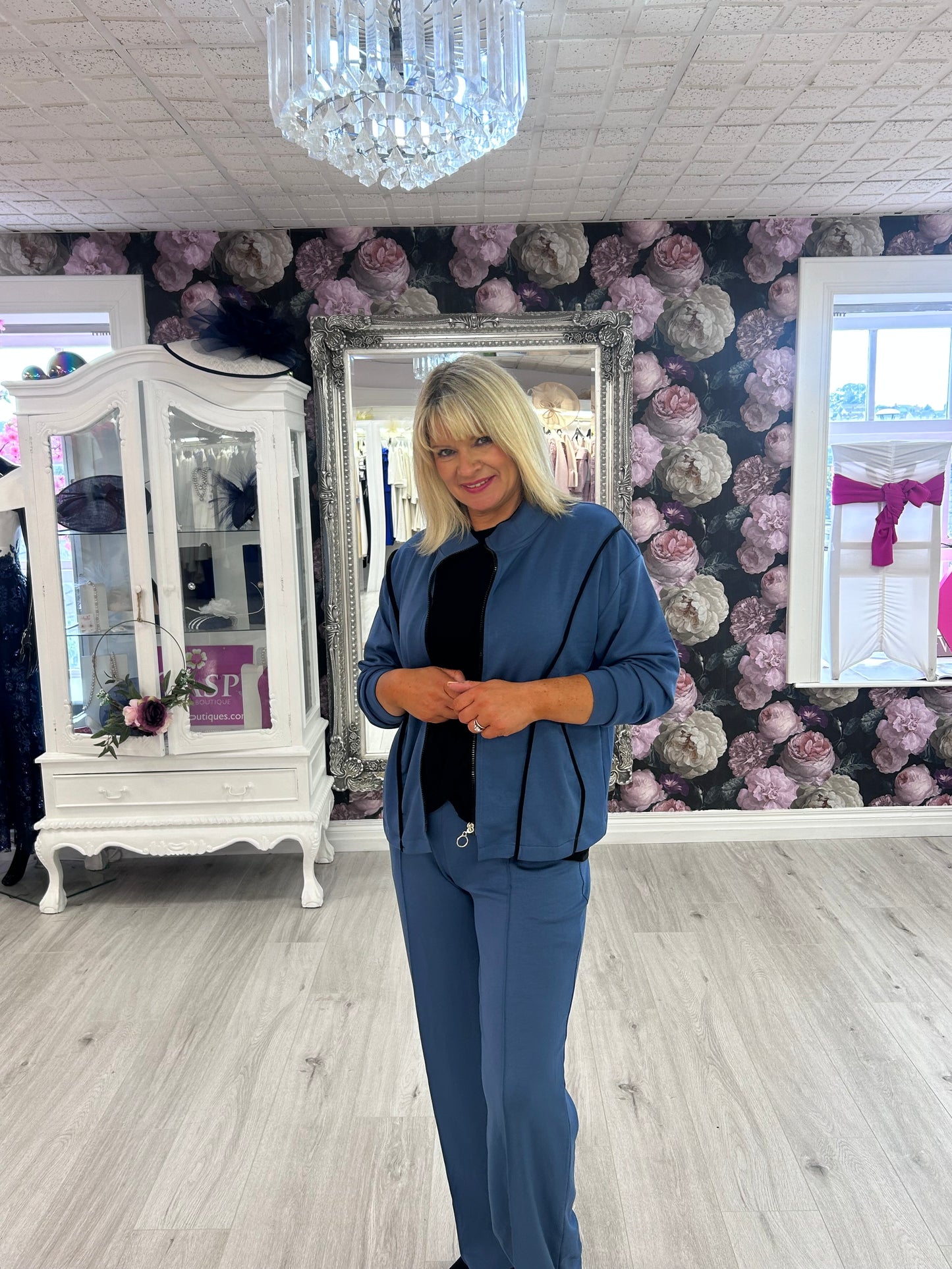 Inco Petrol Blue zipper.