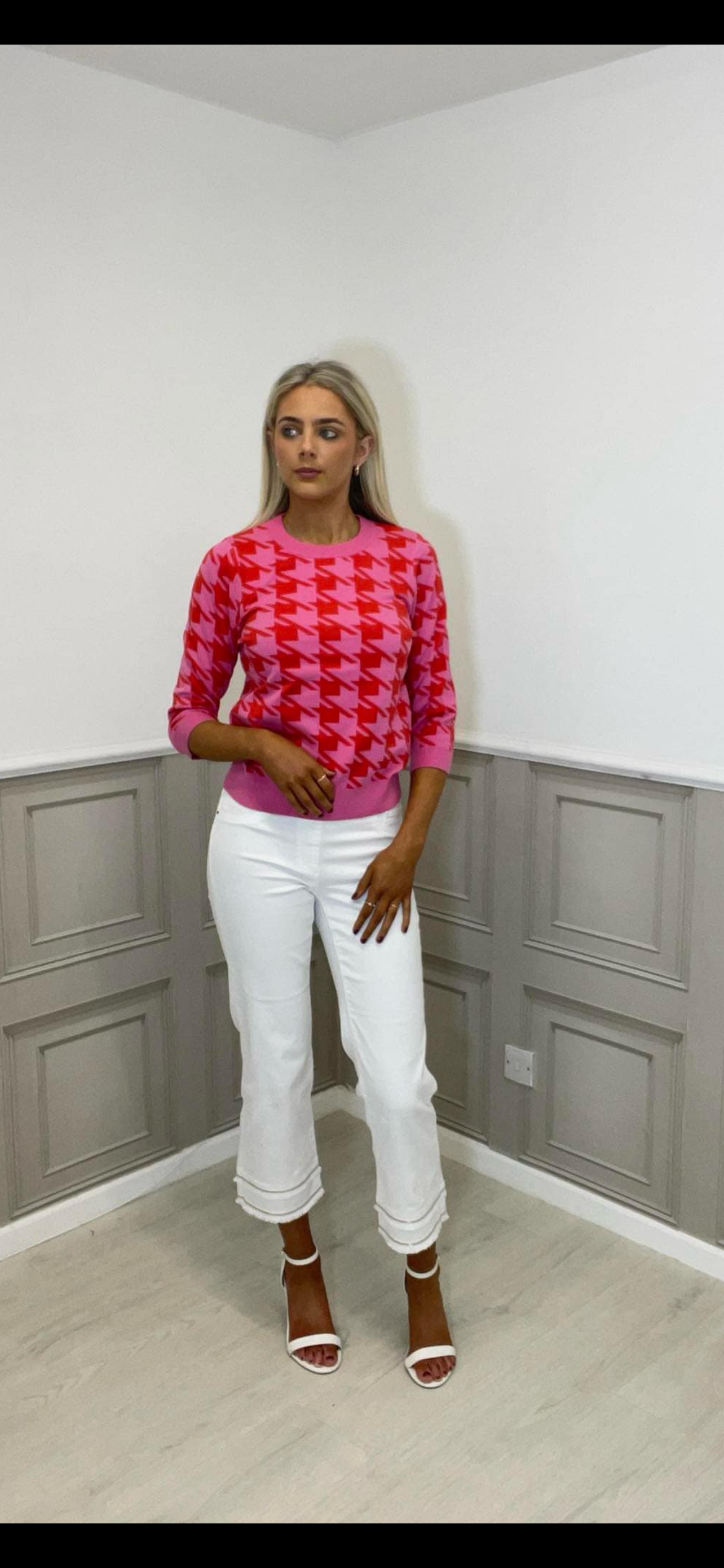K-Design red/pink Houndstooth print jumper Straight design.