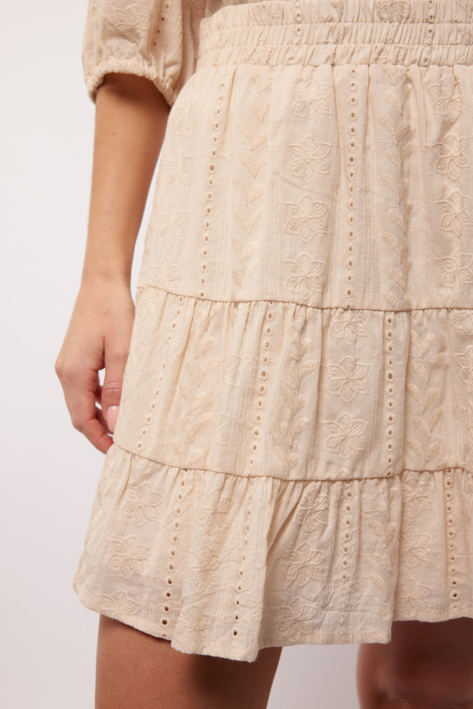 Fluresk sand skirt
