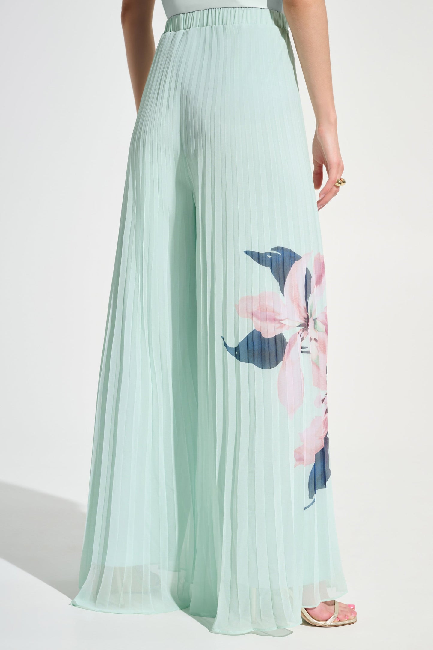 JOSEPH RIBKOFF Signature | Chiffon Floral Print Pleated Wide Leg Pants 262718
