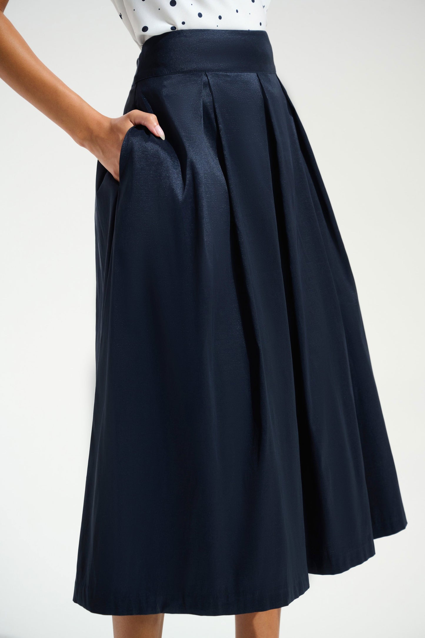 Signature | |Stretch Taffeta Flared Skirt With Box Pleats
261757