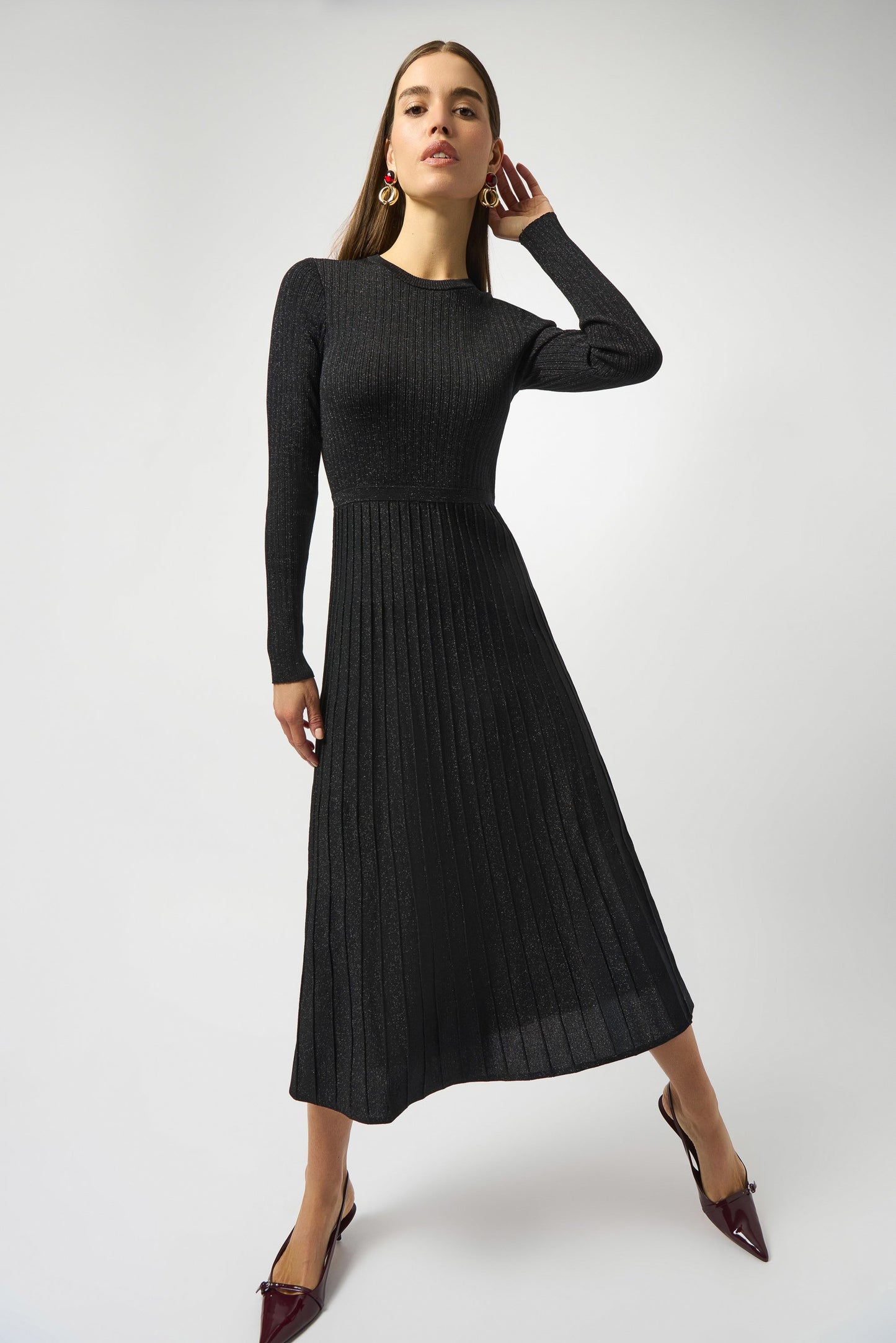 Knit Fit and Flare Crew Neck Dress
253987
_