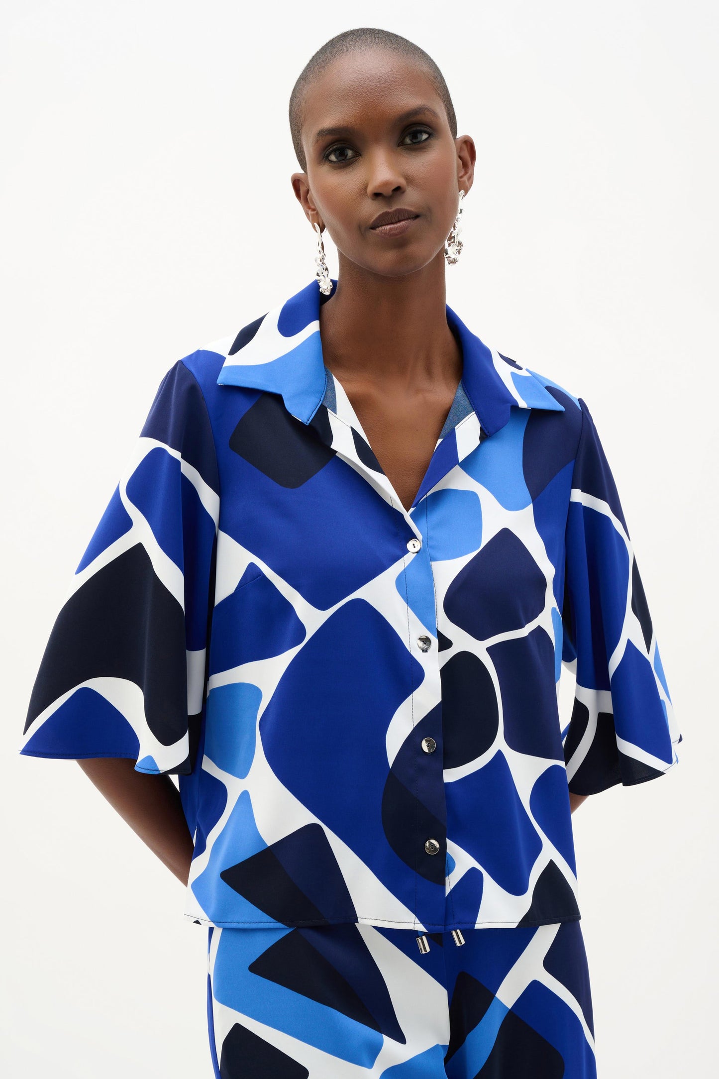 JOSEPH RIBKOFF 262154 Recycled Woven Geometric Print Straight Blouse