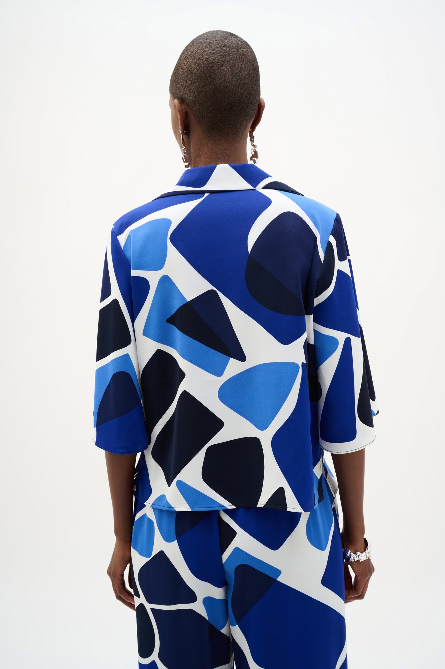 JOSEPH RIBKOFF 262154 Recycled Woven Geometric Print Straight Blouse