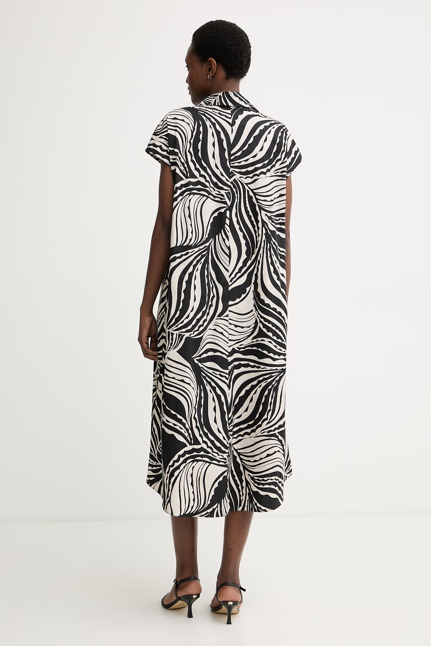 JOSEPH RIBKOFF 262262 Printed Midi Shirt Dress in Black