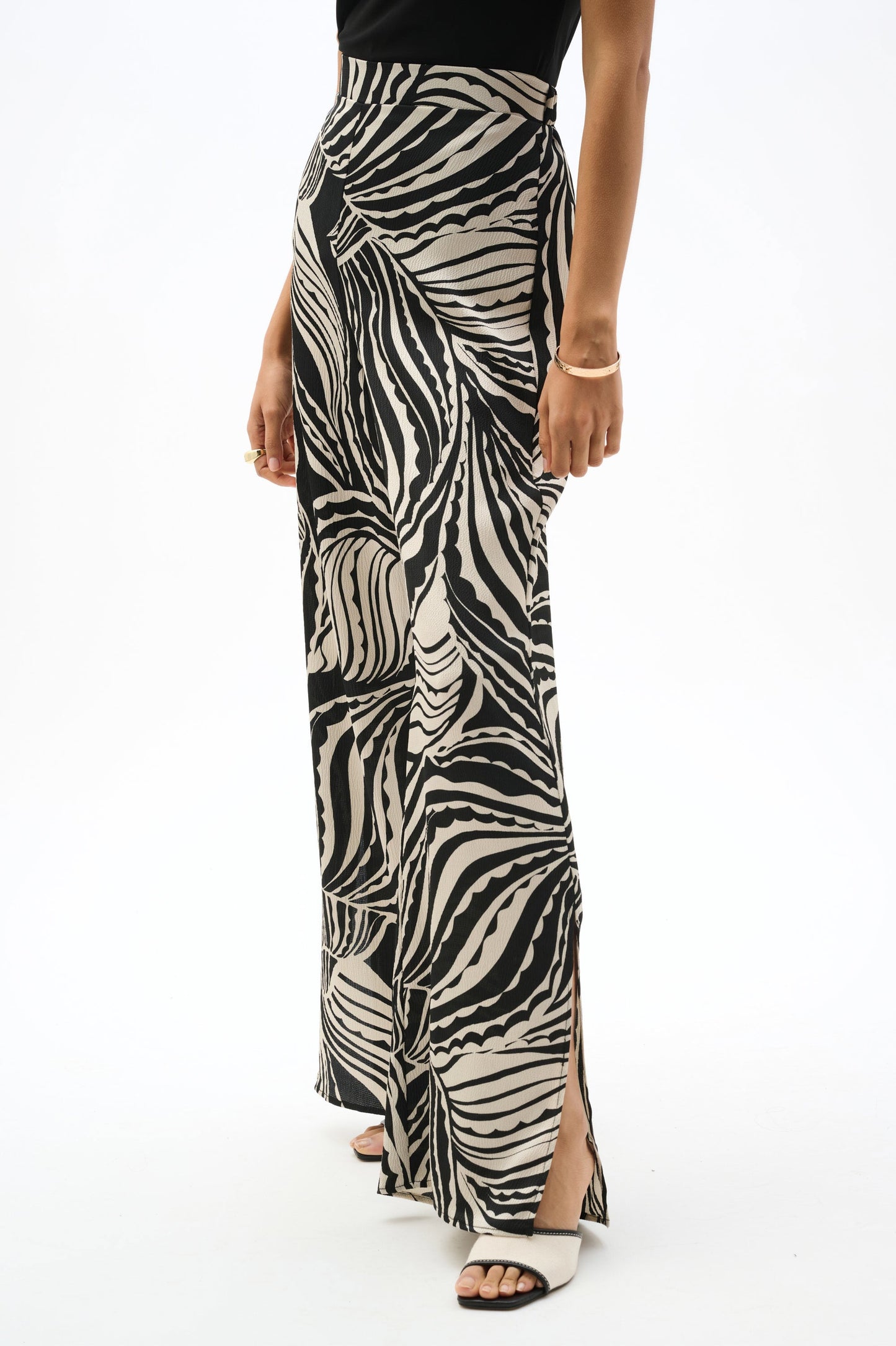 JOSEPH RIBKOFF 262257 Bubble Satin Abstract Print Wide Leg Pants With Side Slits
