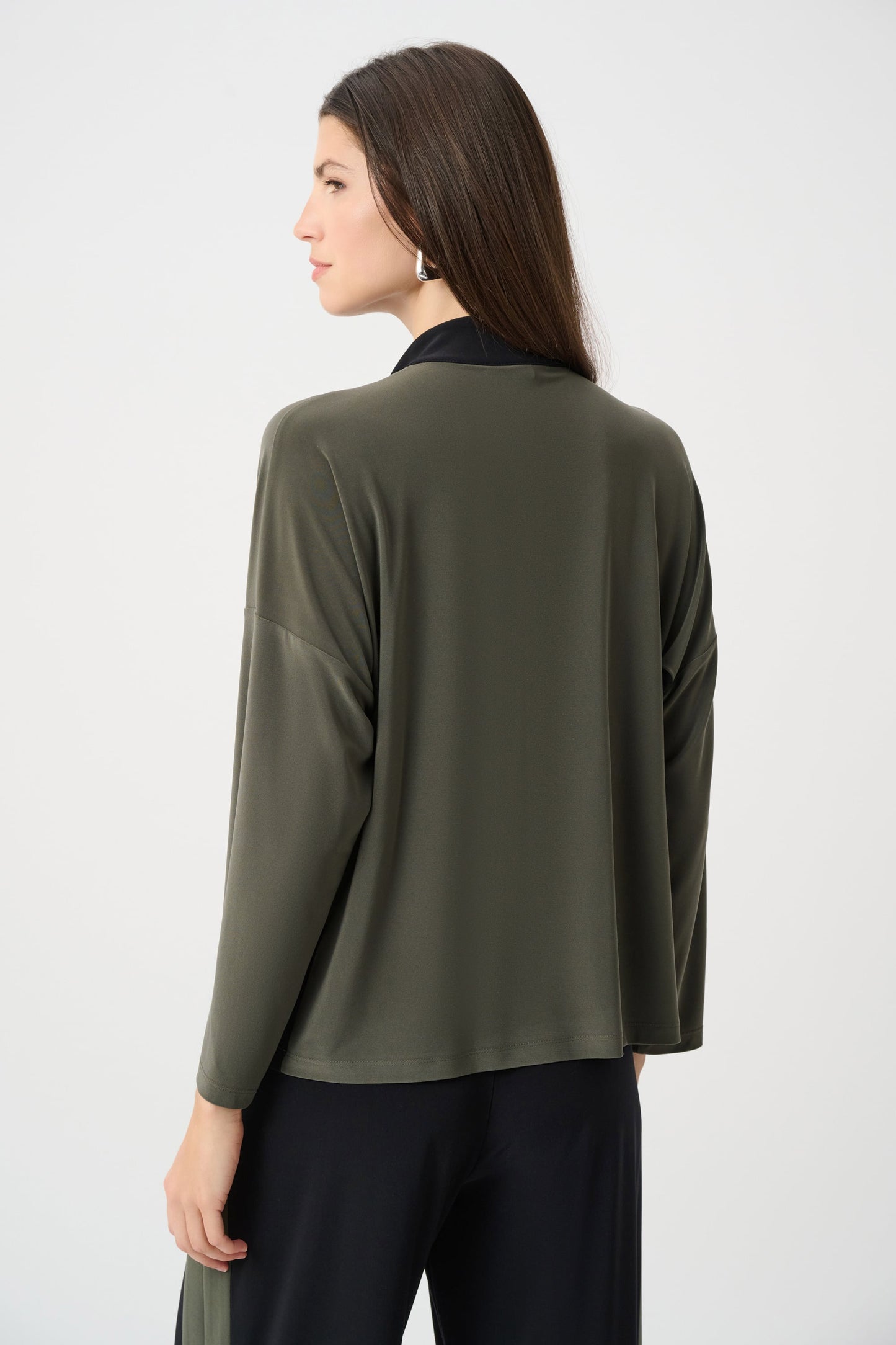 JOSEPH RIBKOFF Silky Knit Color Block Straight Top 263606