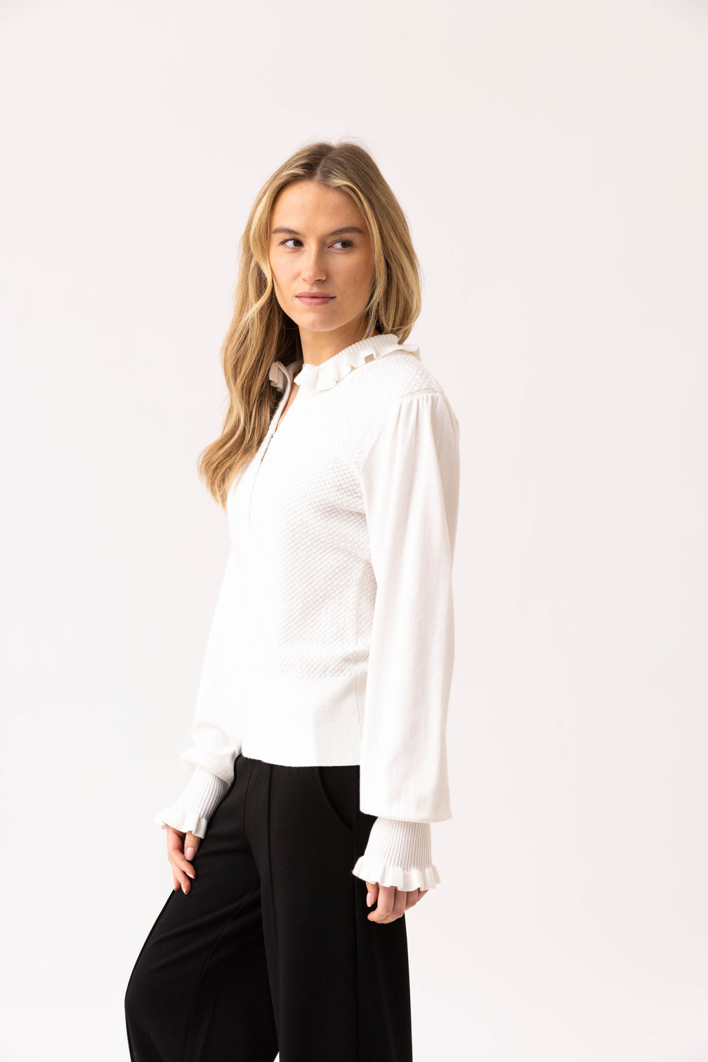 Marble Soft Knit Half Zip Sweater – Marble Soft Knit Half Zip Sweater – Style 8015, Colour 104

Fresh, elegant, and effortlessly versatile – this Marble soft knit is the perfect addition to your wardrobe. The textured knit bodStyle 8015, Colour 104 Ivory