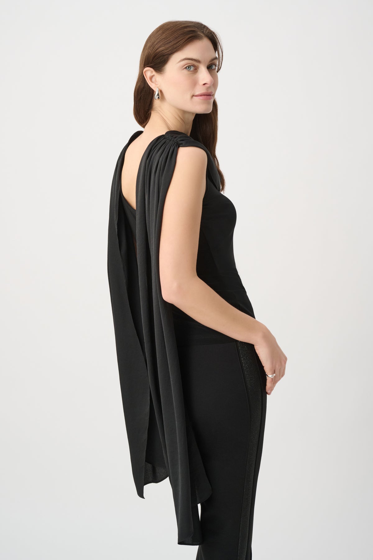 Scarf Collar Fitted Top
264113