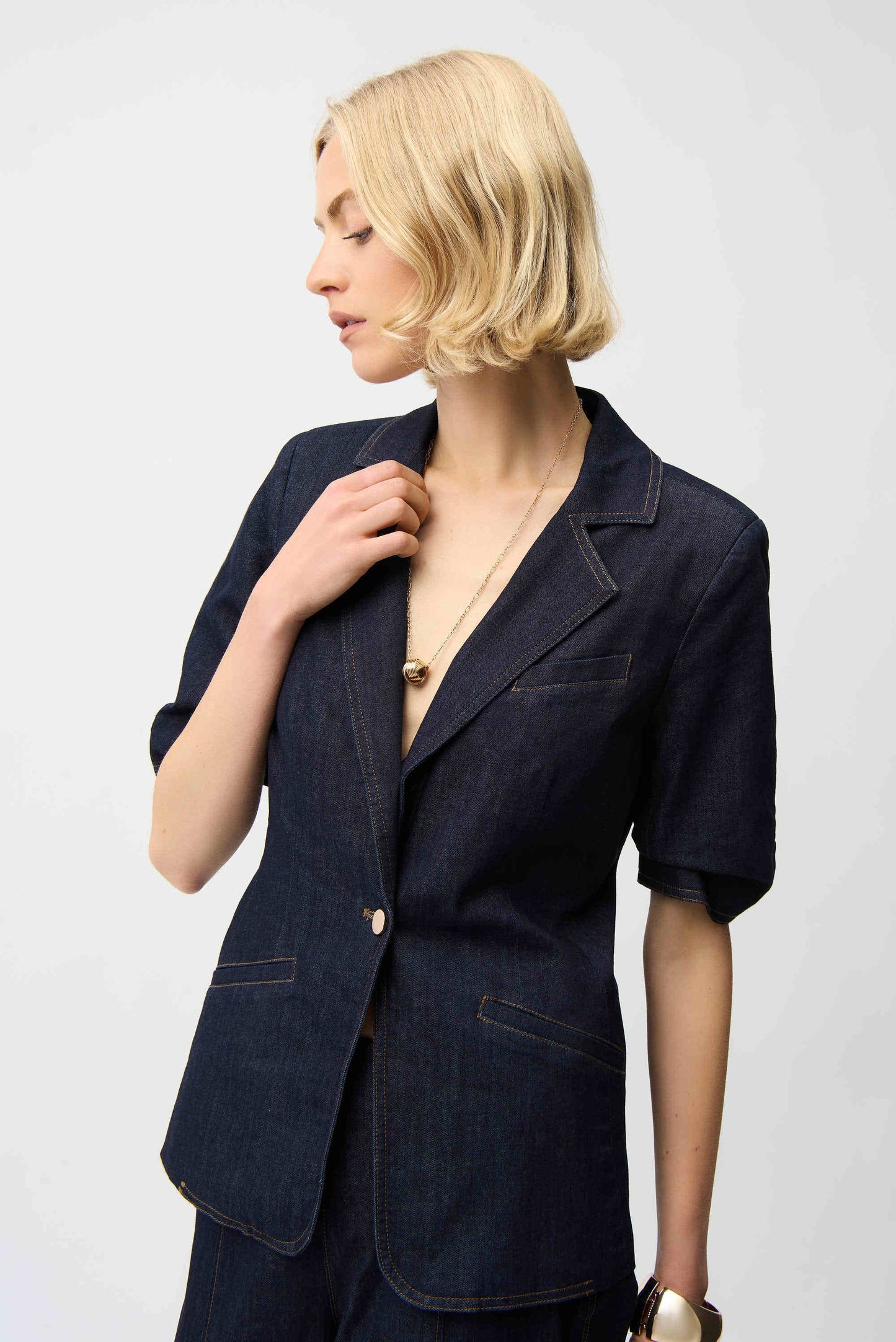 Denim Fitted Blazer
261968 Joseph Ribkoff