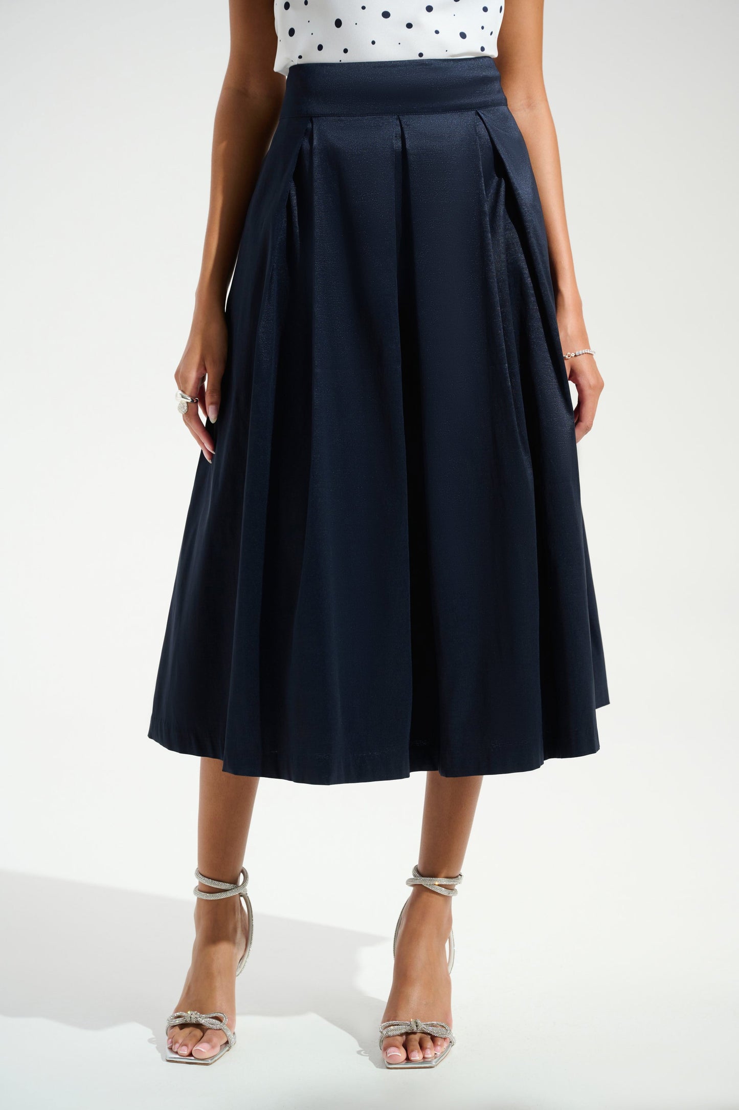 Signature | |Stretch Taffeta Flared Skirt With Box Pleats
261757