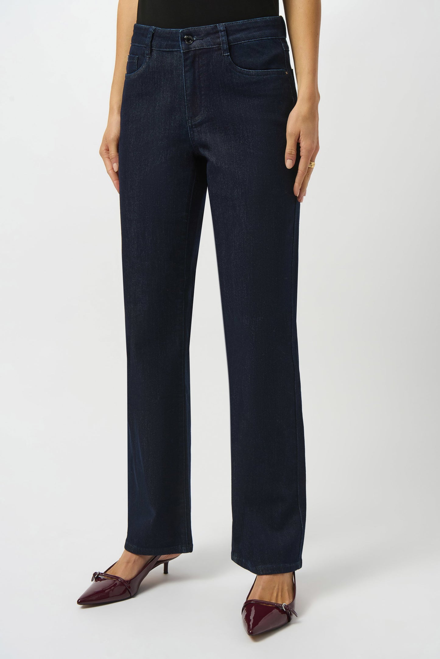 Brooke | Classic Bootcut Stretch Jeans
251967F25