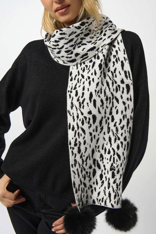 Knitted Animal Print Pompom Scarf
253972