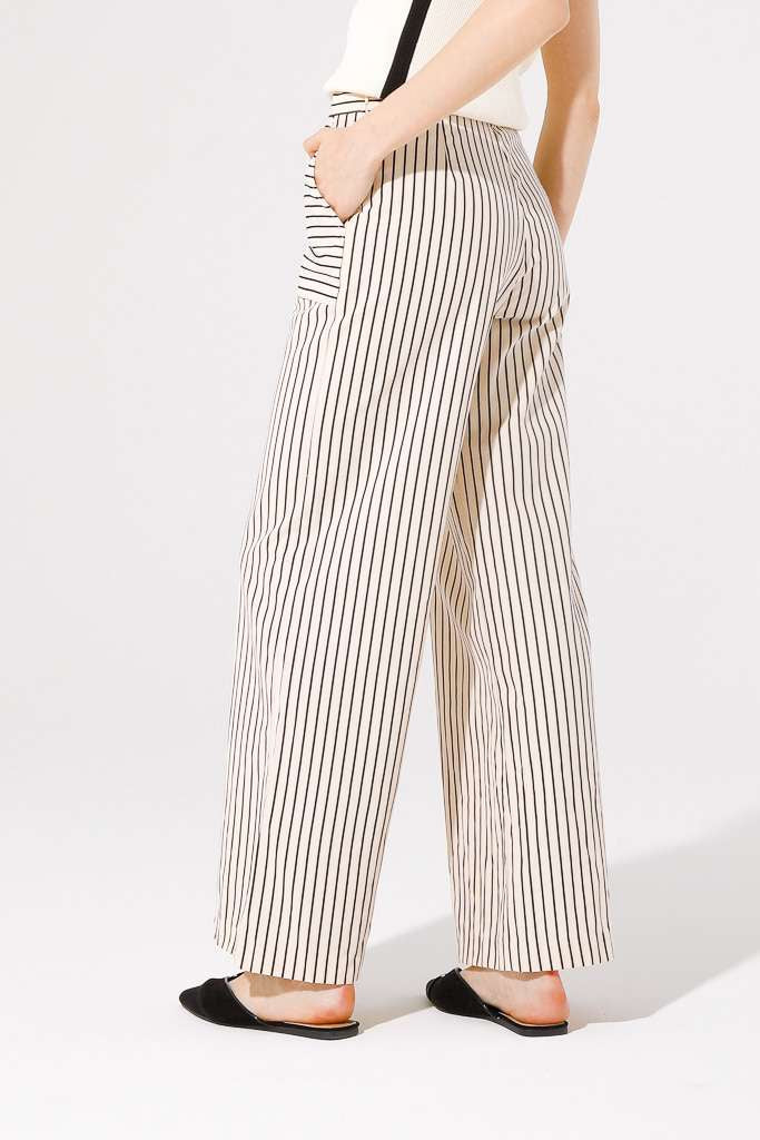 Yatch stripe trousers.