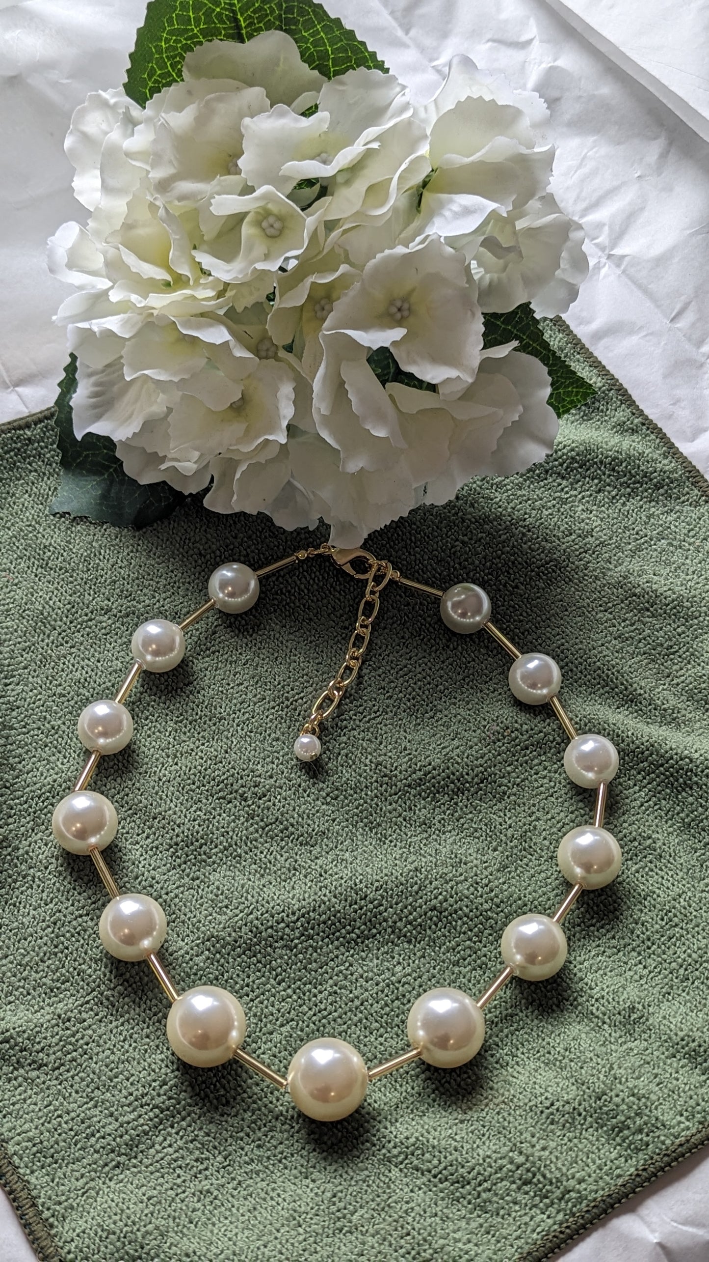 Ivory medium size pearl necklace