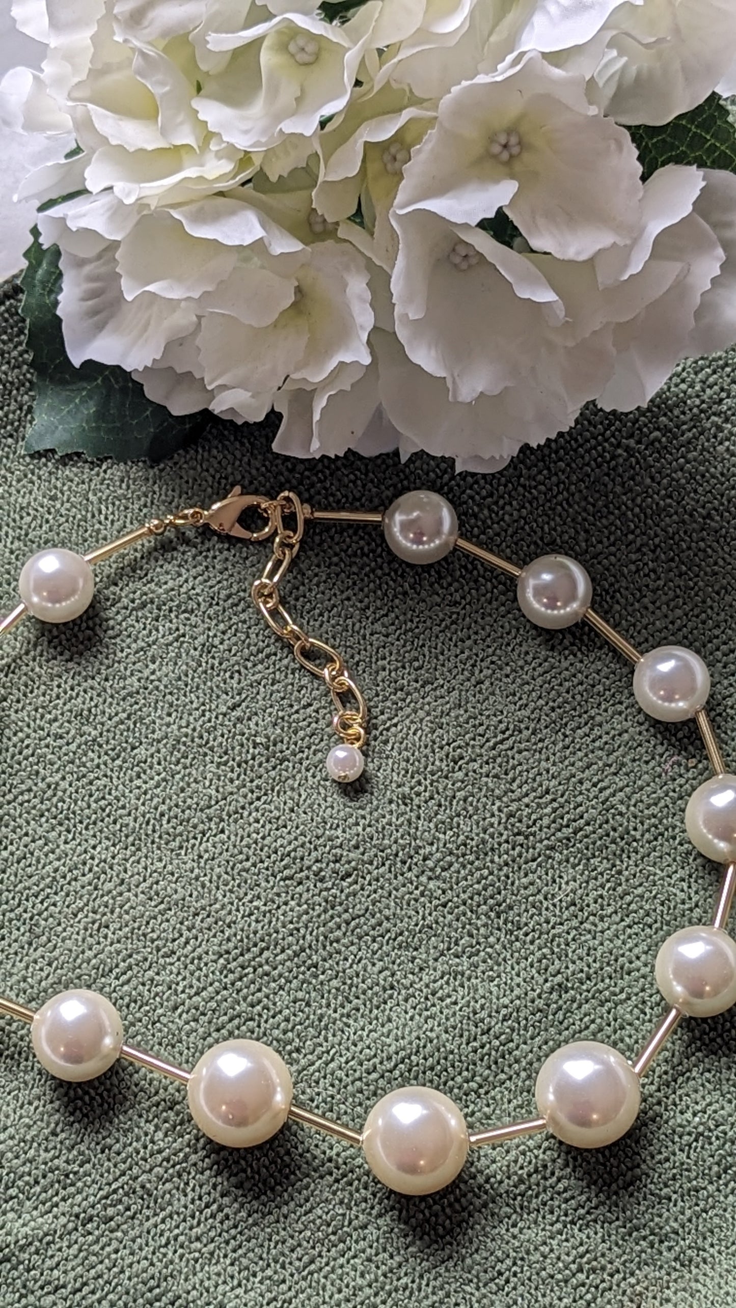 Ivory medium size pearl necklace