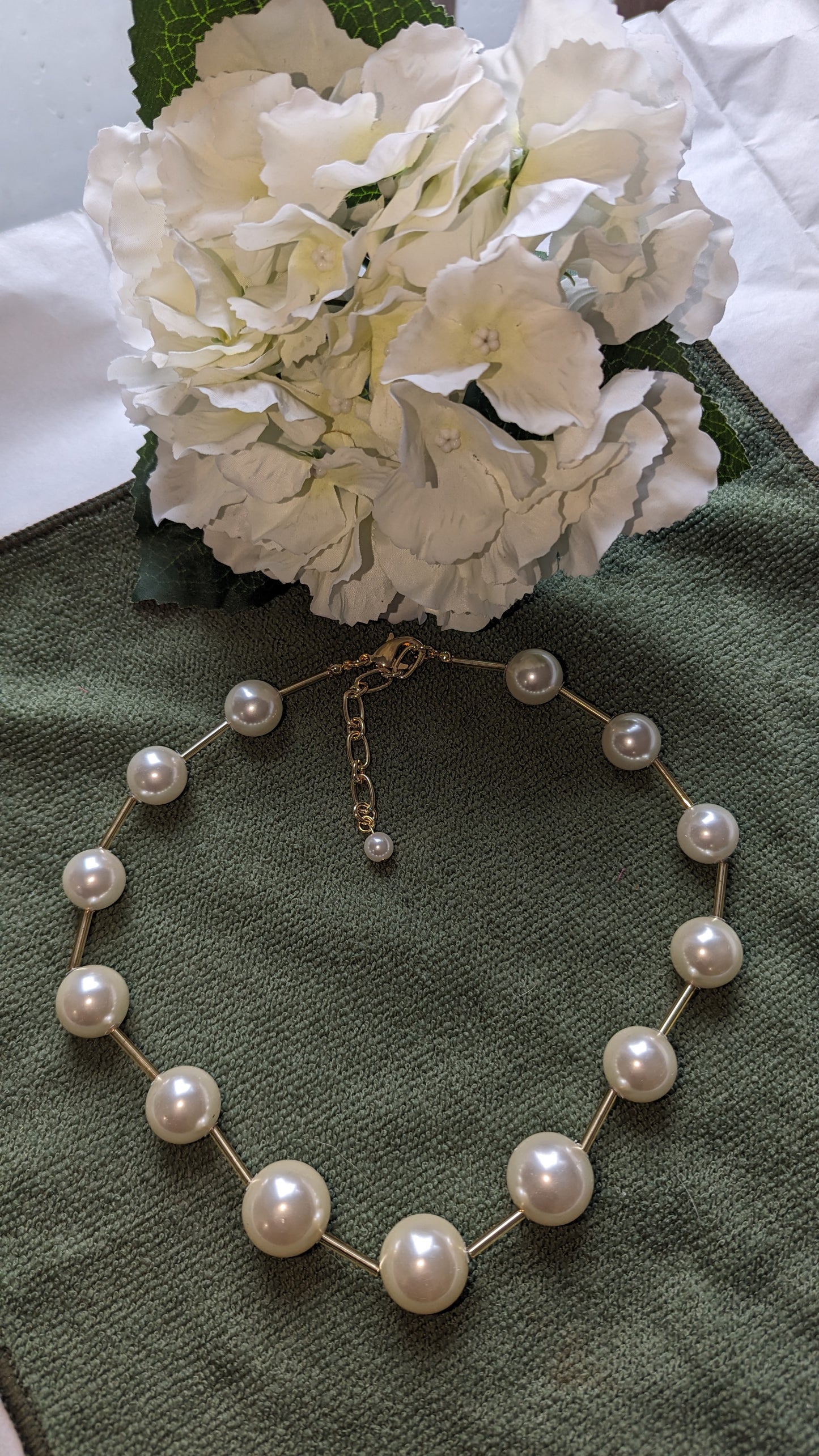 Ivory medium size pearl necklace