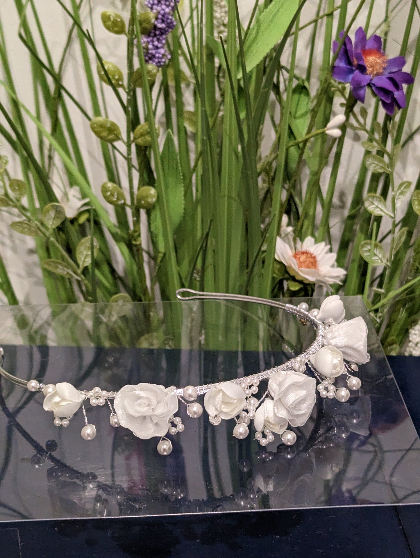 Flower amd pearl tiara 5203