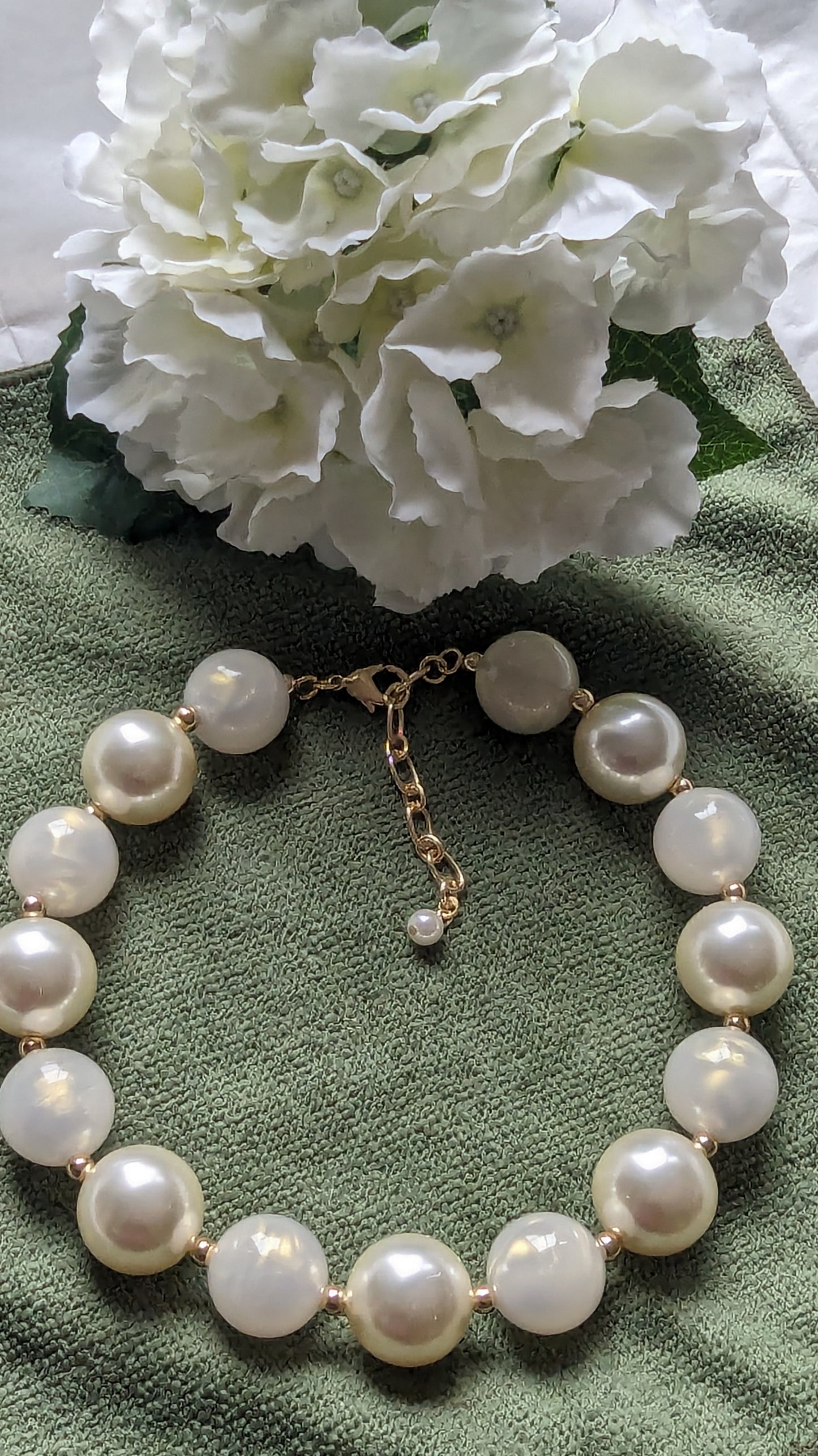 Large pearl necklace