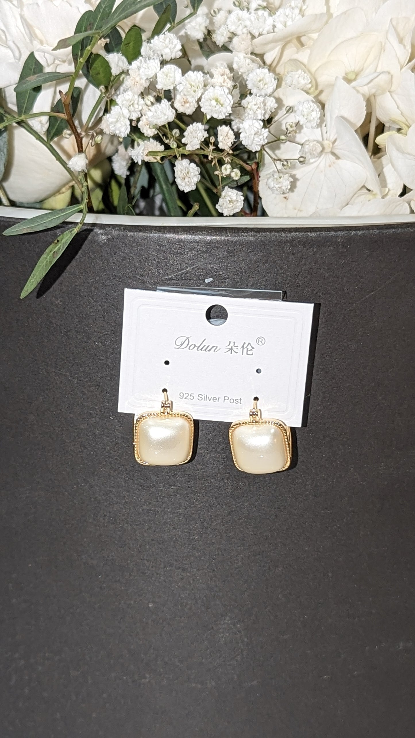 Gold /ivory double pearl