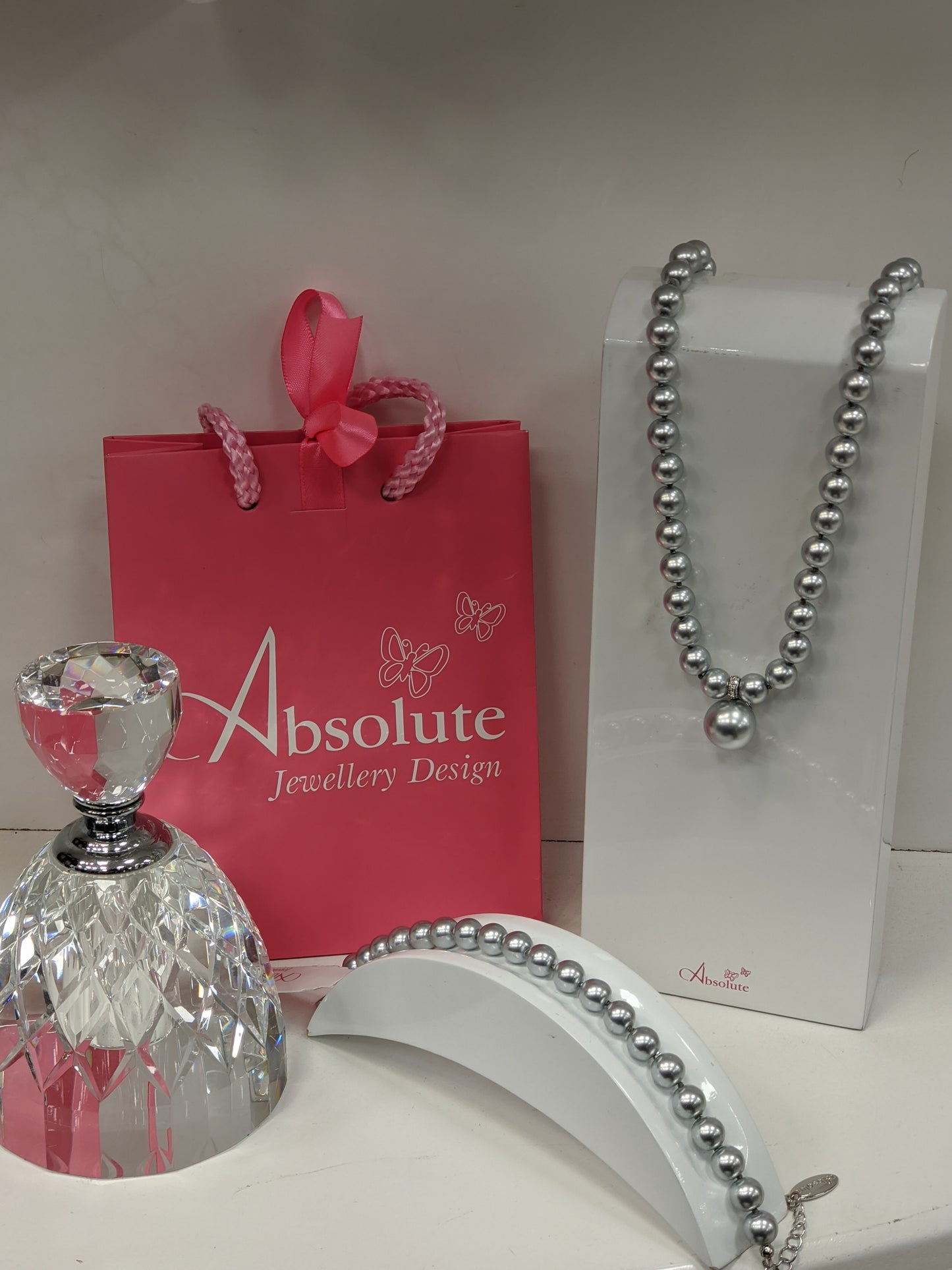 Penny grey pearl necklace