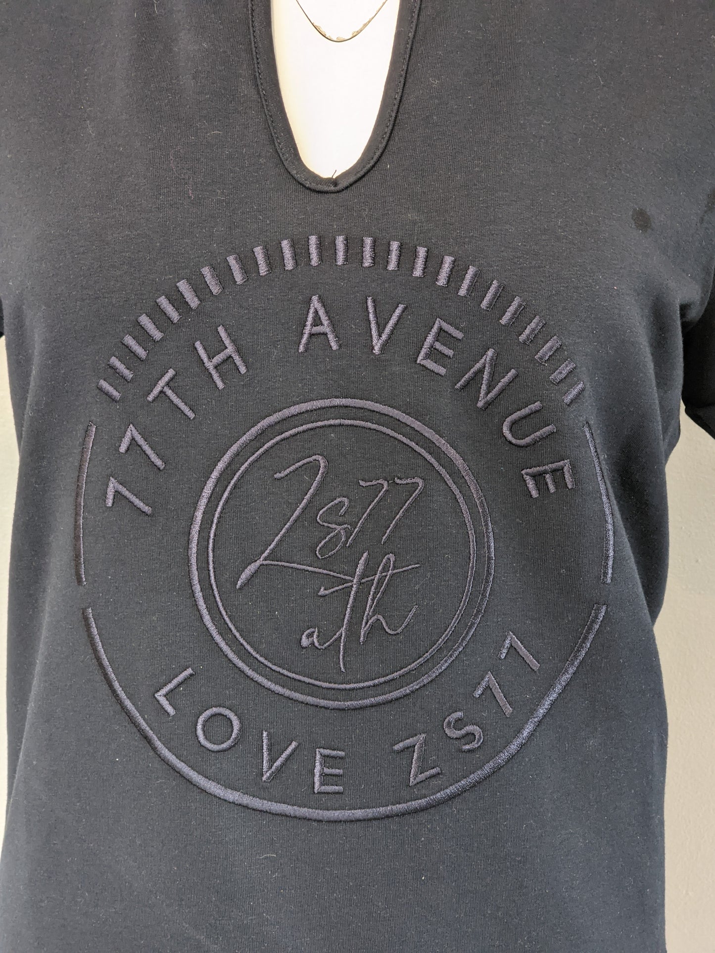 Zoso navy Cotton t shirt emmy