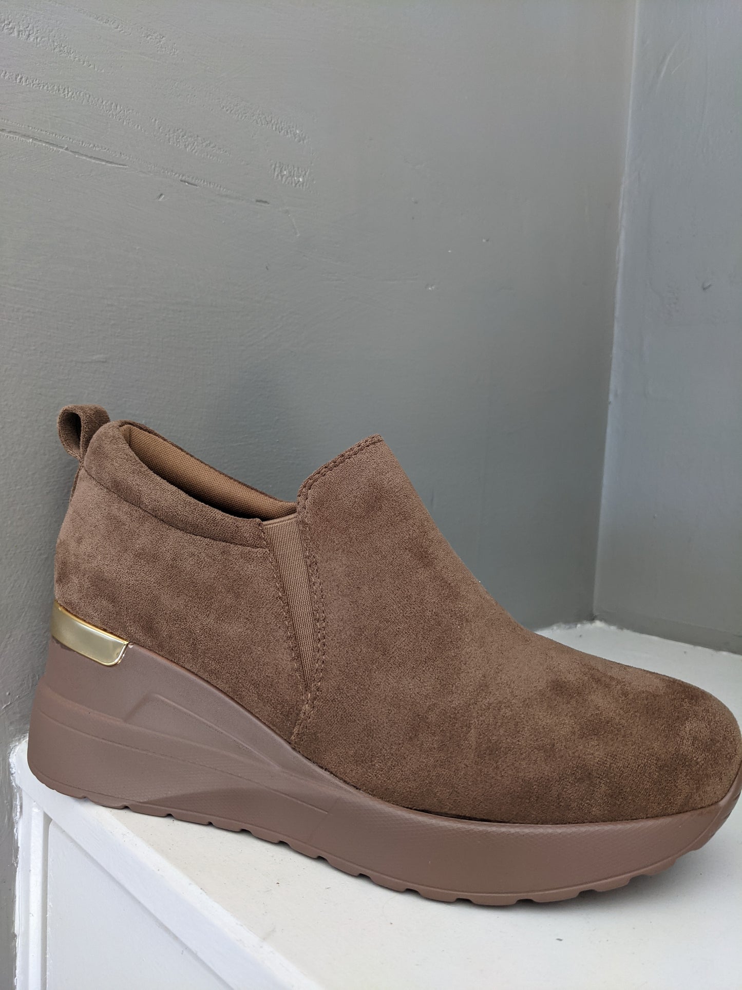 Tan gloria wedge runner